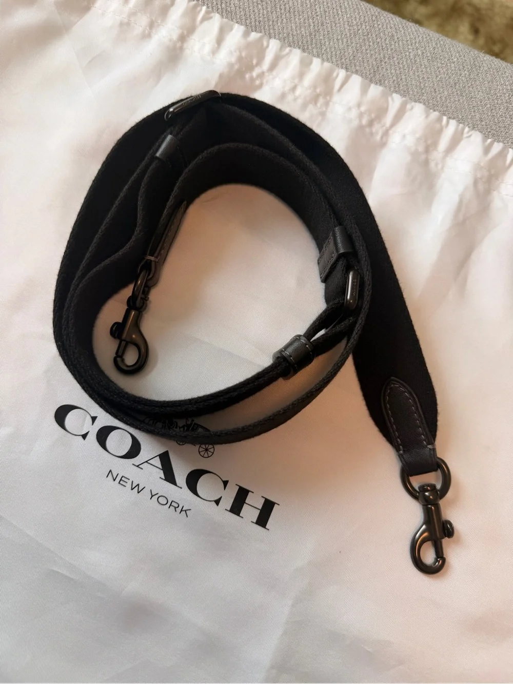 Coach Metropolitan Tote 22 Black Glovetanned Leather